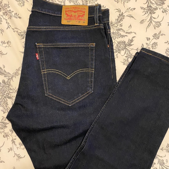 Levi’s Dark Wash Straight leg jeans - Picture 1 of 4